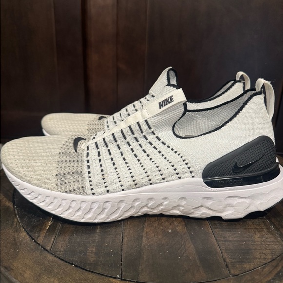 Nike React Phantom Run Flyknit 2 - Picture 3 of 5